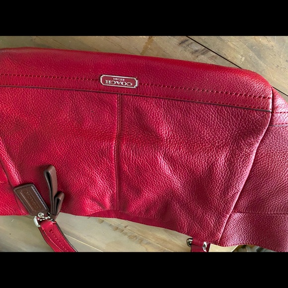 Red Coach leather purse - Picture 2 of 3